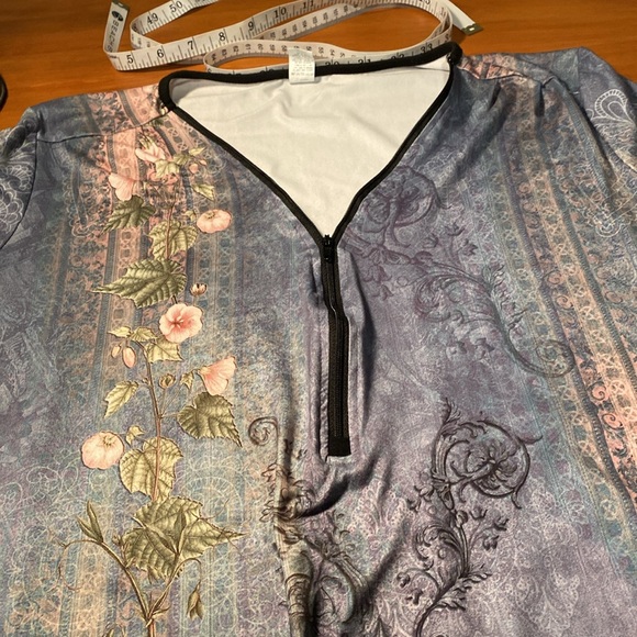 Pixie Lady top. Size large - Picture 4 of 8